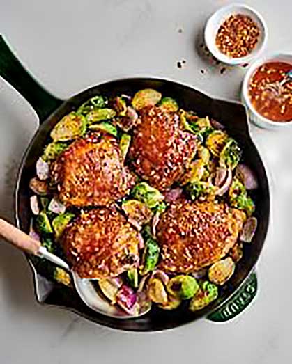 Hot Honey Garlic Skillet Chicken: A Sizzling and Sweet Recipe