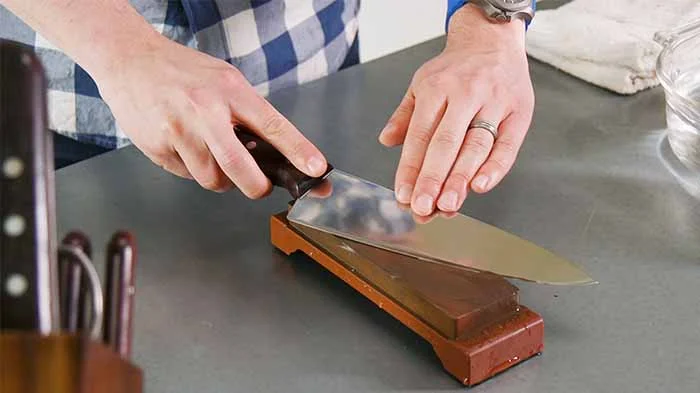 Kitchen Knife Sharpness 101: Essential Tips for Maintaining Razor-Sharp Blades