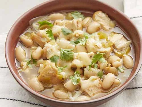 Delicious White Chicken Chili Recipe: A Comforting Bowl of Flavor”