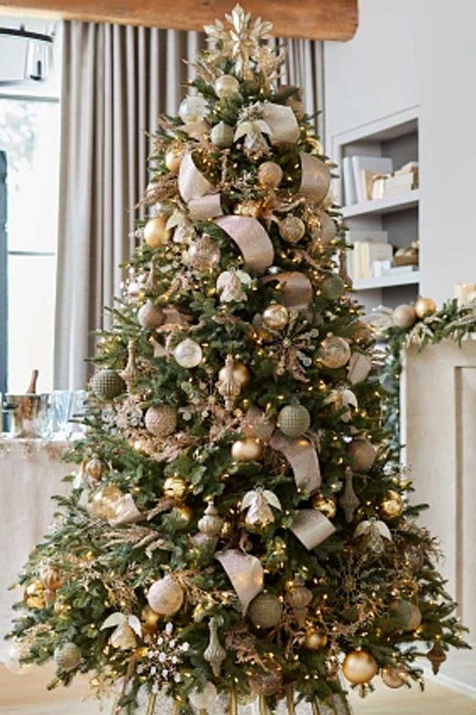 Creative Christmas Tree Ideas to Transform Your Home for the Holidays