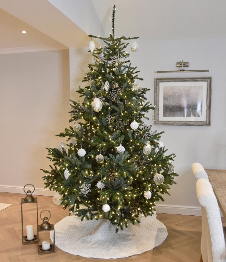 Creative Christmas Tree Ideas to Transform Your Home for the Holidays