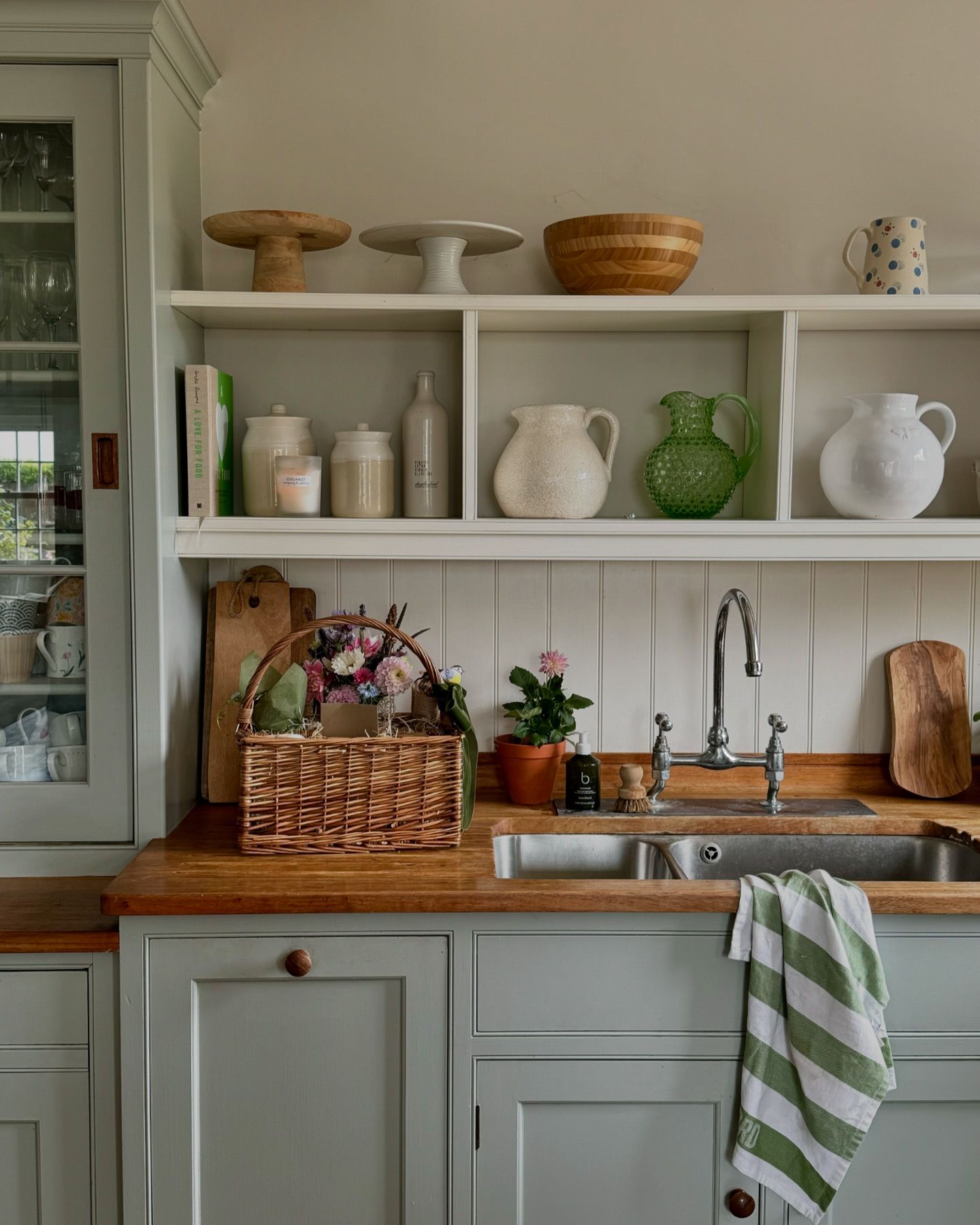 Innovative Kitchen Storage Ideas for a Clutter-Free Space